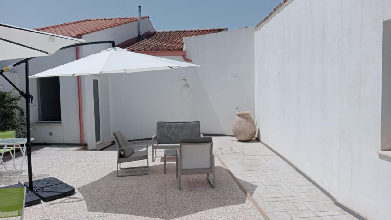 B. Sinis Bed & Breakfast Cabras Luaran gambar