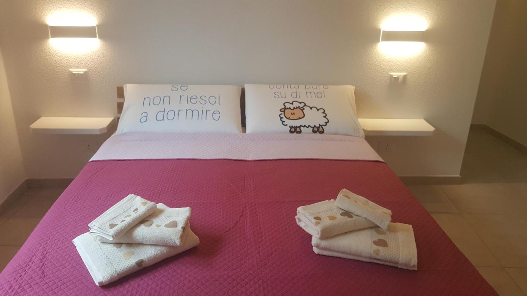 B. Sinis Bed & Breakfast Cabras Luaran gambar