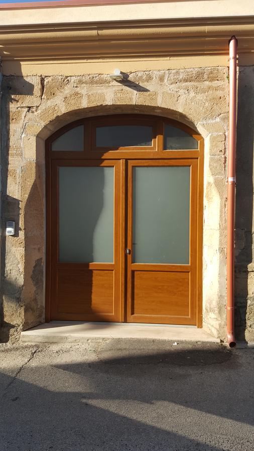 B. Sinis Bed & Breakfast Cabras Luaran gambar