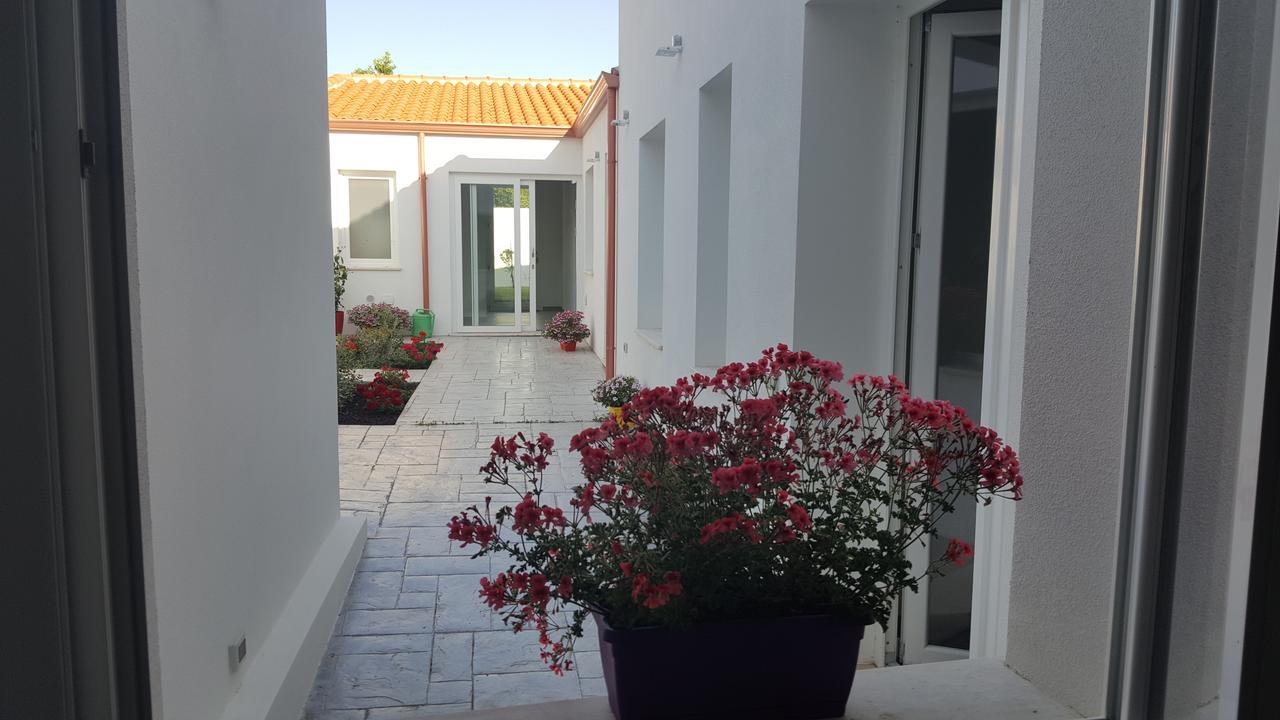 B. Sinis Bed & Breakfast Cabras Luaran gambar