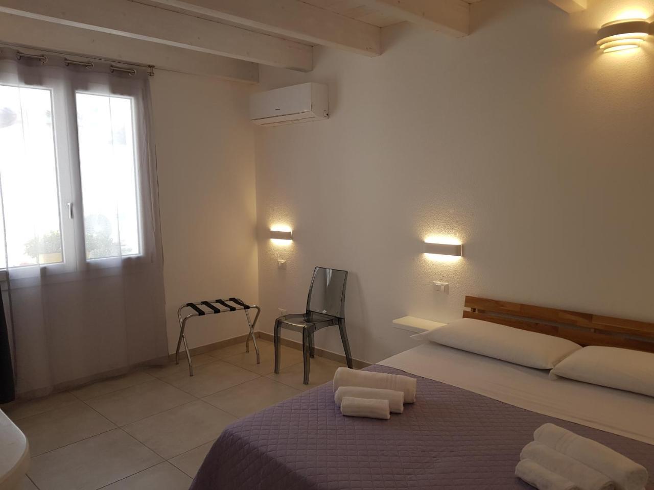 B. Sinis Bed & Breakfast Cabras Luaran gambar