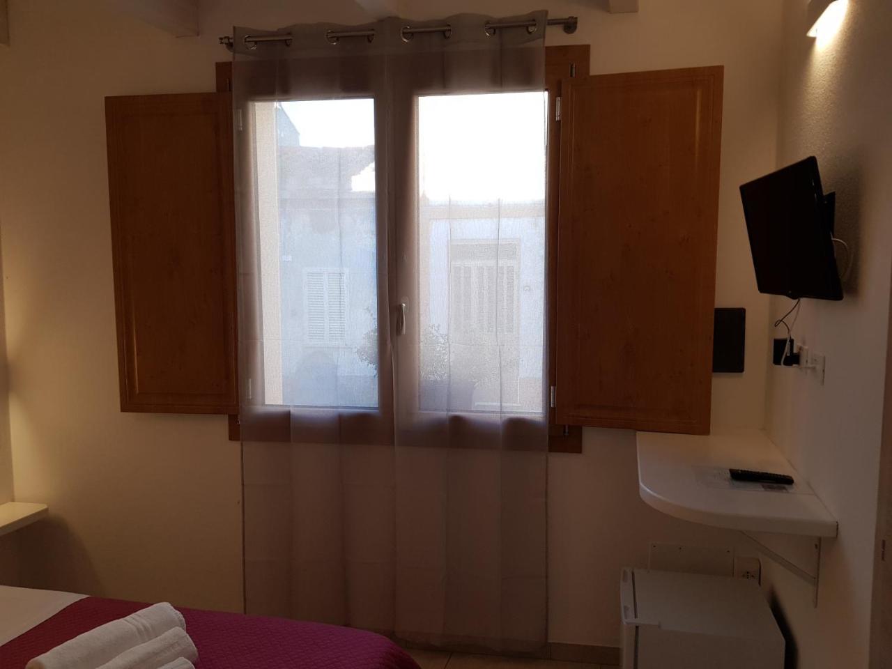 B. Sinis Bed & Breakfast Cabras Luaran gambar