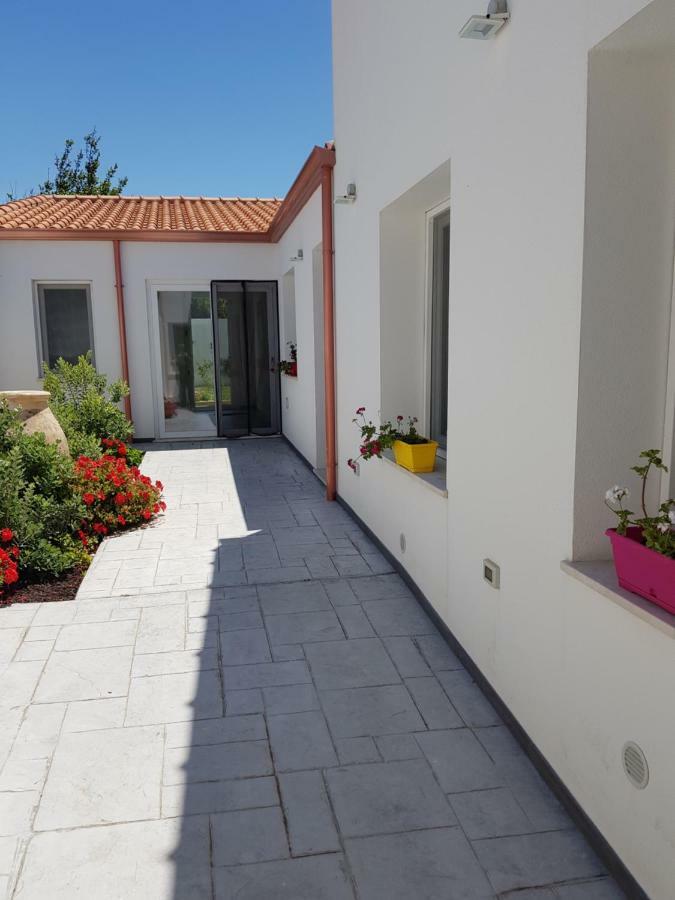 B. Sinis Bed & Breakfast Cabras Luaran gambar