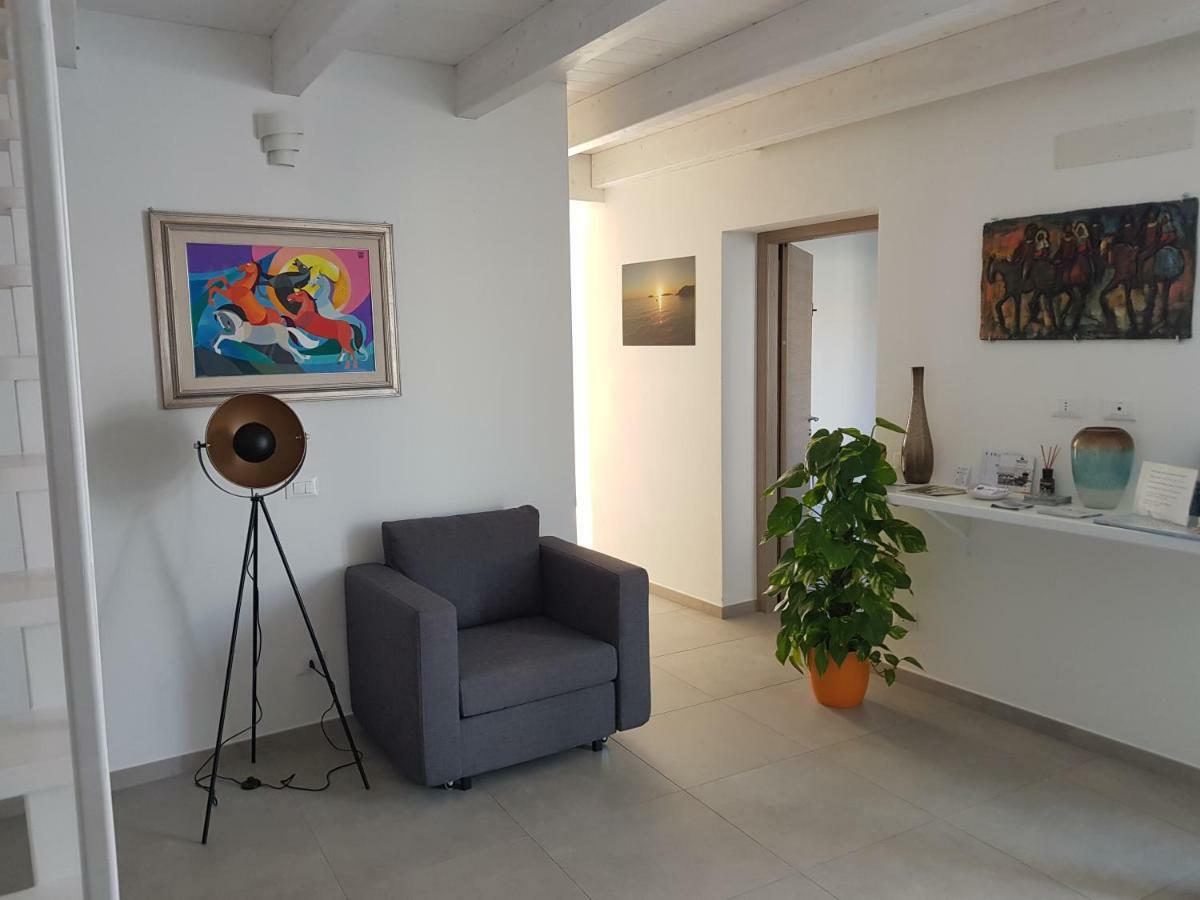 B. Sinis Bed & Breakfast Cabras Luaran gambar